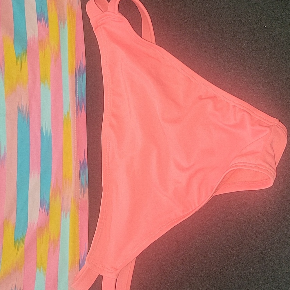 Colorful Striped Tankini Set - Picture 4 of 4